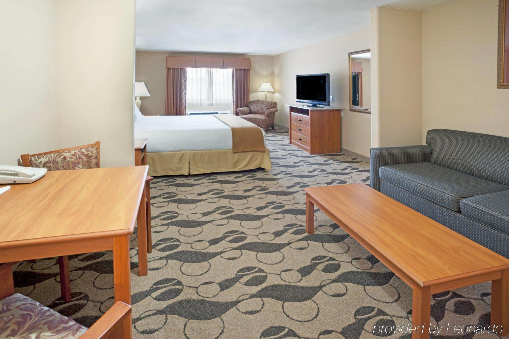 Holiday Inn Express Hotel & Suites Elgin, An Ihg Hotel Rom bilde